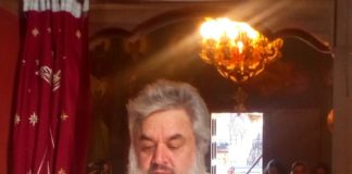 Αν βλέπαμε με ποια δόξα λειτουργεί ο Ιερέας, θα πέφταμε καταγής. Αν βλέπαμε με ποια δόξα λειτουργεί ο Ιερέας, θα πέφταμε καταγής