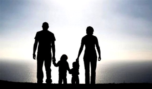 Συμβουλέψτε τα παιδιά σας να φυλάξουν την τιμή τους. Συμβουλέψτε τα παιδιά σας να φυλάξουν την τιμή τους.