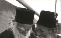 Συμπαράσταση στον αδύνατο που πέφτει.