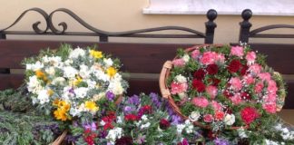 Το έθιμο στη Ρόδο της Σταυροπροσκύνησης (Φωτογραφίες) Το έθιμο στη Ρόδο της Σταυροπροσκύνησης