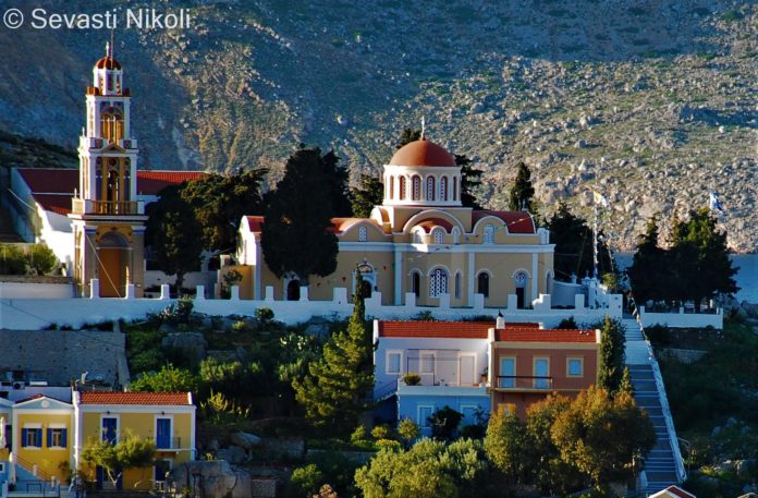 55528679_2118112808257873_6880970141463478272_o Σύμη - Παρέλαση Σχολείων την 25η Μαρτίου 2019 (Βίντεο)