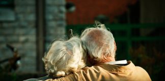 Δώσε στον άλλον πρώτα ένα χαμόγελο Δώσε στον άλλον πρώτα ένα χαμόγελο