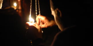 Διδακτική Ιστορία : Ο κύρ-Μανώλης ο νεωκόρος Διδακτική Ιστορία : Ο κύρ-Μανώλης ο νεωκόρος