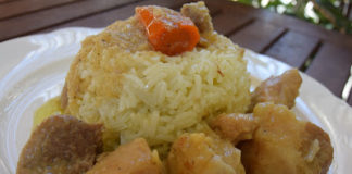 Χοιρινό μπουκίτσες κρασάτες με πιλάφι ! Χοιρινό μπουκίτσες κρασάτες με πιλάφι !