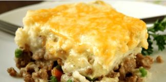 Πατάτες στο φούρνο με κιμά και γραβιέρα ! Πατάτες στο φούρνο με κιμά και γραβιέρα !