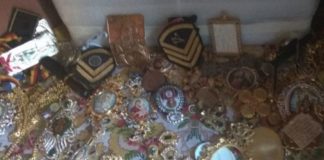 Ακόμη 4 κλοπές σε εκκλησίες και Ιερές Μονές είχε διαπράξει ο ιερόσυλος που άρπαξε τάματα στο Άγιο Όρος Ακόμη 4 κλοπές σε εκκλησίες και Ιερές Μονές είχε διαπράξει ο ιερόσυλος που άρπαξε τάματα στο Άγιο Όρος