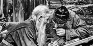 Για την ταπείνωση και την υπερηφάνεια… Καταπληκτικό : Ο Γέροντας, π. Σίμων Αρβανίτης (1901-1988) και ο υποτακτικός του, μοναχός, π. Ζωσιμάς (1937-2010)