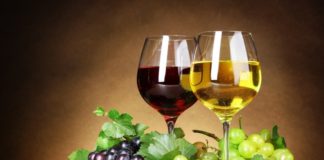 Λευκό ή κόκκινο κρασί; Τι προσφέρει το καθένα στην υγεία σας Λευκό ή κόκκινο κρασί; Τι προσφέρει το καθένα στην υγεία σας