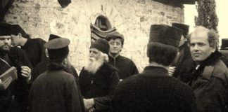 Άγιος Παΐσιος – Ο θάνατος είναι αποχωρισμός για λίγα χρόνια Άγιος Παΐσιος : Ο δίκαιος ανταμείβεται και σ' ετούτη τη ζωή