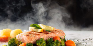 Καύσωνας : Τι να τρώτε για να αντέξετε τη ζέστη Καύσωνας : Τι να τρώτε για να αντέξετε τη ζέστη