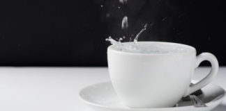 Ποια είναι τα οκτώ οφέλη του να πίνετε ζεστό νερό Ποια είναι τα οκτώ οφέλη του να πίνετε ζεστό νερό