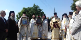 Πανήγυρις : Ιερά Μονή Αγίας Τριάδος στην Μονή Πέντε Βρύσεων Λαγκαδά Πανήγυρις : Αγίας Τριάδος στην Μονή Πέντε Βρύσεων Λαγκαδά