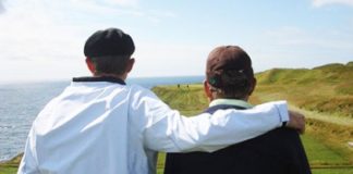 Στα σκουπίδια του άλλου εμείς απαντάμε με λουλούδια