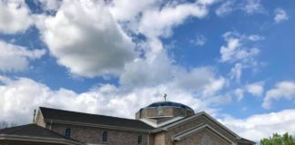 Επεκτάθηκε ο Ιερός Ναός της Αναλήψεως στο Λίνκολνσαϊρ του Σικάγου Επεκτάθηκε ο Ιερός Ναός της Αναλήψεως στο Λίνκολνσαϊρ του Σικάγου