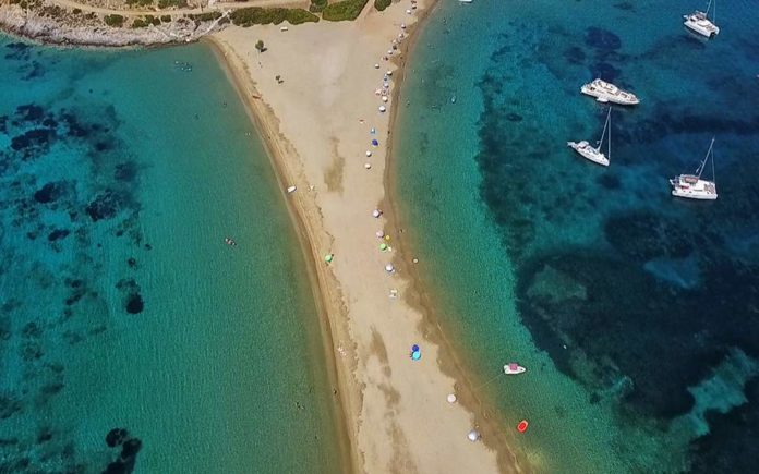 Ελληνικές παραλίες : Τα κρυστάλλινα νερά τους
