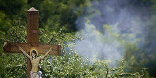 Όταν βάλουμε το Χριστό στη ζωή μας και κάνουμε σχέση μαζί Του, θα αναλάβει Εκείνος το Σταυρό μας… Όταν βάλουμε το Χριστό στη ζωή μας και κάνουμε σχέση μαζί Του, θα αναλάβει Εκείνος το Σταυρό μας…