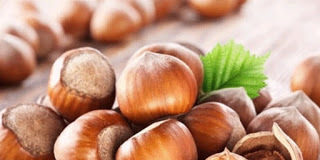 Τα Φουντούκια ! Μια διδακτική Ιστορία αγάπης Τα Φουντούκια.. Μια διδακτική Ιστορία αγάπης