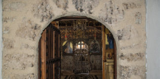 Ανυποψίαστη στην πνευματική ζωή και γεμάτη γλυκιά απορία….