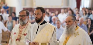 Αρχιεπισκοπή Αλβανίας : Χειροτονία του Διακόνου Εμμανουήλ σε Πρεσβύτερο από τον Αλβανίας κ.κ. Αναστάσιο (Φώτο) Αρχιεπισκοπή Αλβανίας : Χειροτονία του Διακόνου Εμμανουήλ σε Πρεσβύτερο από τον Αλβανίας κ.κ. Αναστάσιο