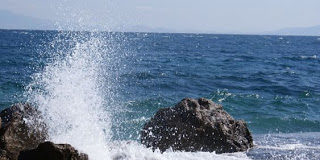 Πρέπει να το πάρεις απόφαση, άνθρωπέ μου, ότι στη ζωή αυτή θα έχεις βάσανα