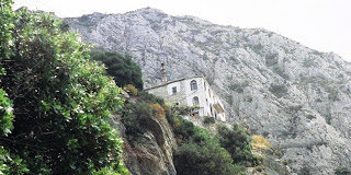 Τους έδιωξε η Παναγία….