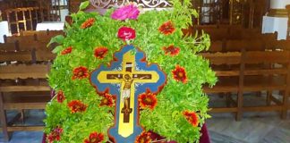 Ο βασιλικός και ο Τίμιος Σταυρός