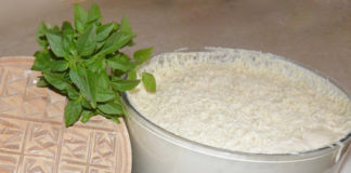 Προζύμι δίχως μαγιά με το βασιλικό του Τιμίου Σταυρού