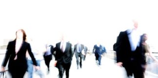 Το Μεγάλο Στοίχημα Ανάμεσα Σε Πιστούς Και Σε Απίστους