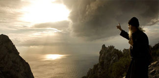 Ο μοναχός, οι δαίμονες και το κελί…