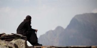 Παραδοσιακοί και όχι νεωτερισταί