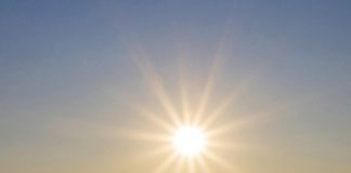 Ένας μικρός θεός μέσα στη λάσπη