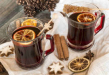 Ζεστό κρασί, το ρόφημα του χειμώνα που κάνει καλό στο κρύωμα, το μπούκωμα, τον βήχα, στην παρέα