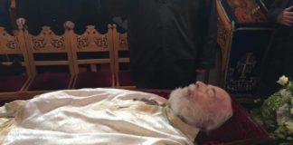 Π. Γεώργιος Μεταλληνός: Σε λαϊκό προσκύνημα τώρα το σκήνωμα- Αποκλειστικές εικόνες