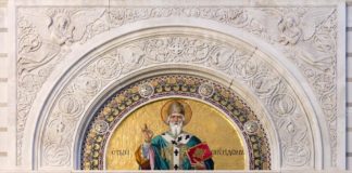 Άγιος Σπυρίδωνας των Ελλήνων: Τηγανίτες, Θαύματα, παραδόσεις, γιορτή