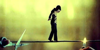 Ο βλαμμένος άνθρωπος βλαμμένα σκέφτεται….