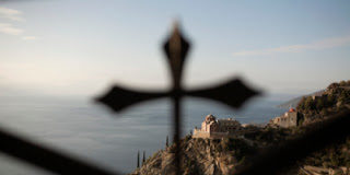 Ποιά τακτικὴ ἔχει ὁ διάβολος στὸ νὰ πολεμά γενικὰ καὶ νὰ παραπλανά ἀνθρώπους διαφόρων καταστάσεωνΆνθρωπ