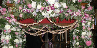 Γιατί περνάμε κάτω από τον επιτάφιο την Μεγάλη Παρασκευή;