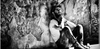 Συγκινητικό : Ανοίξτε μου την Εκκλησιά !!! (Ακούστε το)