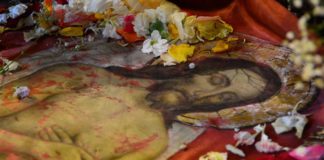 Η Ζωή εν Τάφω…. (Εγκώμια – Ακούστε τα)