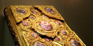 Δεν υπάρχει τίποτε άλλο στον κόσμο ωραιότερο από το Άγιο Ευαγγέλιο