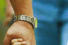 Από την επιφάνεια στην ουσία