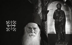 Ο Γέρων Άνθιμος ήρεμος πήρε την εικόνα και σταύρωσε τον ορίζοντα…