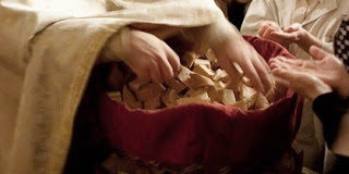 Πως πρέπει να παίρνουμε το αντίδωρο και τι πρέπει να ξέρουμε για αυτό;