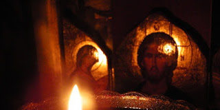 H ενθύμηση των κεκοιμημένων στις καθημερινές προσευχές μας, ως προσφορά για την ανάπαυση των ψυχών τους