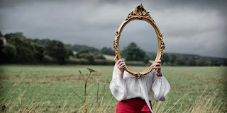 Άλλο το κόμπλεξ, άλλο η ταπείνωση και άλλο η μελαγχολία