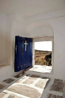 Ό Θεός δεν επιβάλλει την παρουσία Του, την προσφέρει