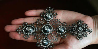 Όταν δίνεις πλουτίζεις…