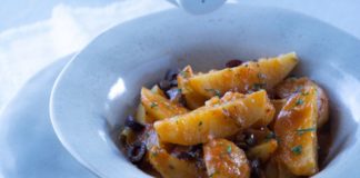 Πατάτες γιαχνί με πελτέ, ελιές και άνηθο