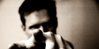 Η κατάκριση είναι γεμάτη από αδικία