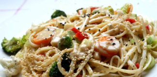 Μακαρόνια με λαχανικά και ταχίνι